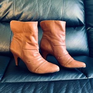 Diba Womens Light Brown Leather Ankle Boots | Size 7.5 (but they run small)